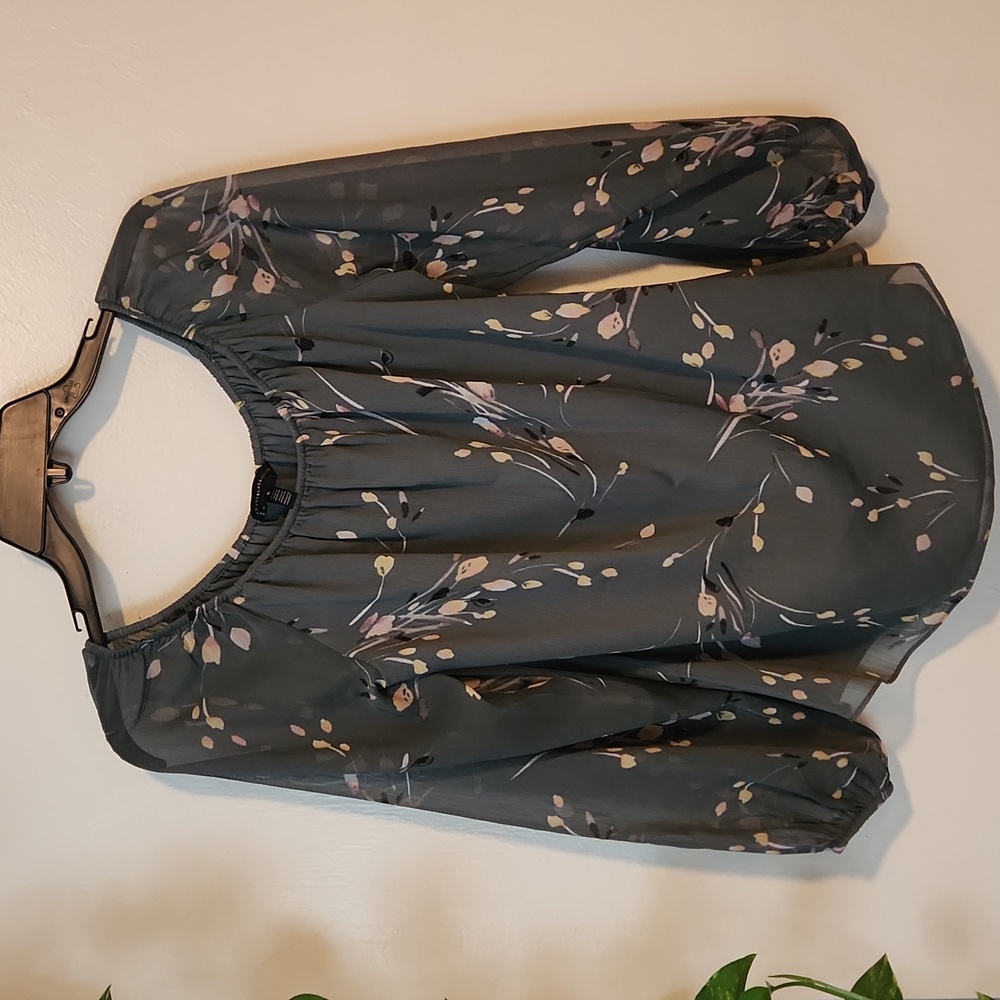 On/off shoulder top